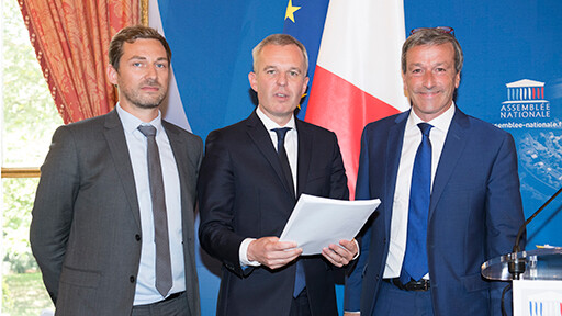 Remise du rapport de la commission d’enquête sur l’égal accès aux soins des Français 